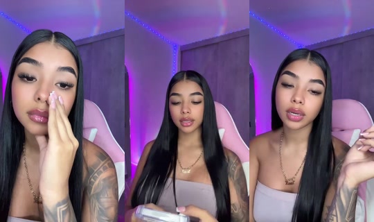 As_karolamaya's Live Session — Jul 15, 2026, 1:27 PM