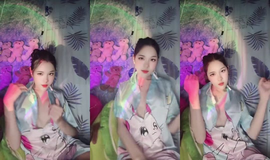 Bexinh08122k's Live Session — Oct 23, 2026, 7:00 PM