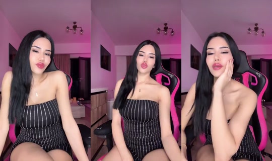 Burcu_34's Live Session — Oct 21, 2026, 9:52 PM