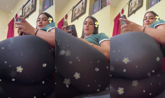 Emi_ly10's Live Session — Oct 22, 2026, 11:04 PM