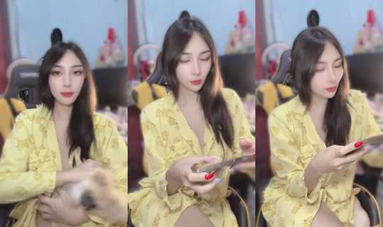JenNy_Berry's Live Session — Aug 4, 2026, 6:23 PM