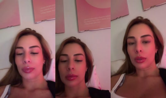 LariSalvadorDP's Live Session — Oct 18, 2026, 2:13 AM
