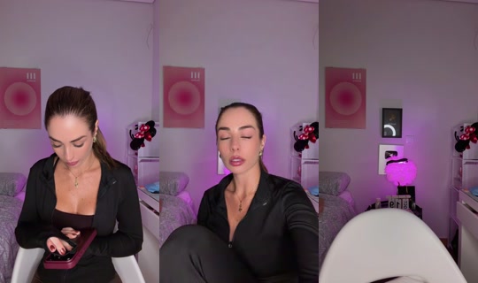 LariSalvadorDP's Live Session — Oct 19, 2026, 11:43 PM