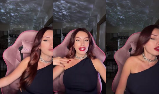 MoonQueenn's Live Session — Jul 27, 2026, 7:25 PM