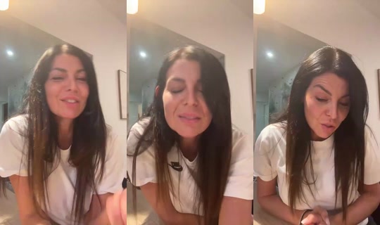 Valecita_85's Live Session — Oct 21, 2026, 10:22 PM
