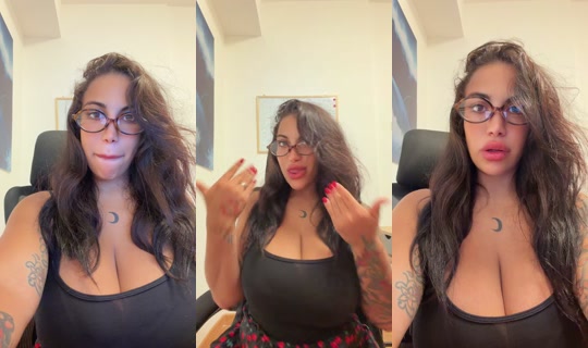 ValentinaRed's Live Session — Jul 22, 2026, 10:21 PM