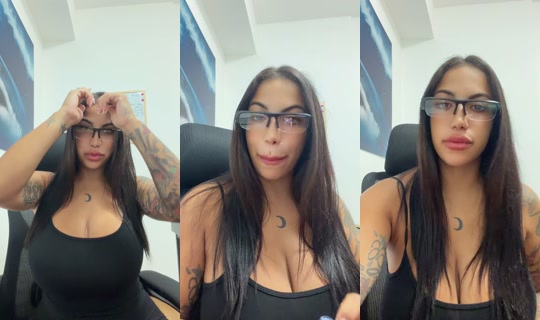 ValentinaRed's Live Session — Aug 25, 2026, 2:07 PM