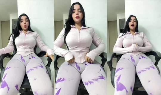 angie2208's Live Session — Oct 24, 2026, 10:05 PM