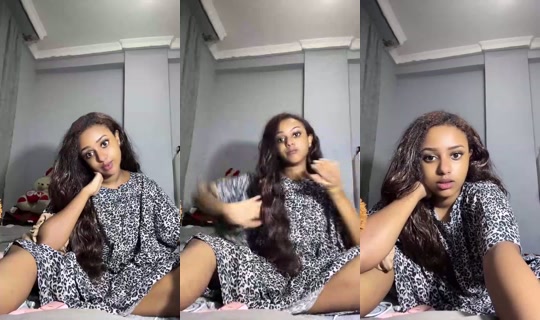 honey_bunny1.'s Live Session — Oct 12, 2026, 6:02 PM