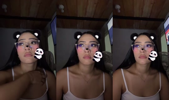 paulina25's Live Session — Aug 4, 2026, 12:22 AM