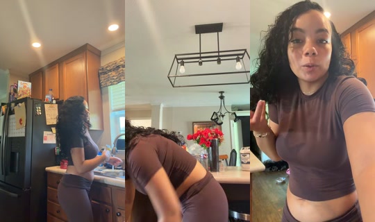 444melina's Live Session — Aug 9, 2026, 10:00 PM