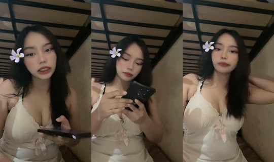 _strawberryredgirl's Live Session — Oct 16, 2026, 10:44 AM