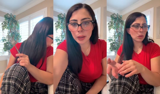 angie_glez31's Live Session — Aug 22, 2026, 6:23 PM