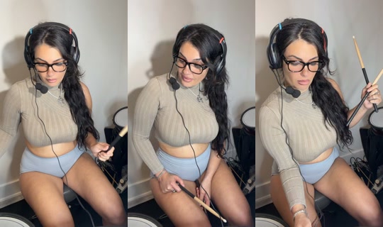 ashquintanillaofficial's Live Session — Aug 7, 2026, 4:12 PM