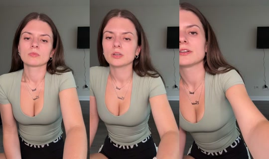 carleehosch's Live Session — Aug 5, 2026, 11:23 PM