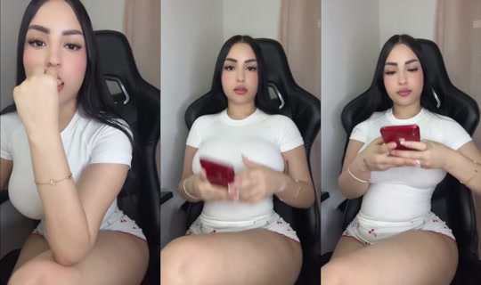 carolina.colombiana's Live Session — Aug 23, 2026, 11:55 PM