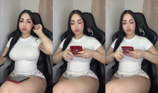 carolina.colombiana's Live Session — Aug 24, 2026, 2:10 PM