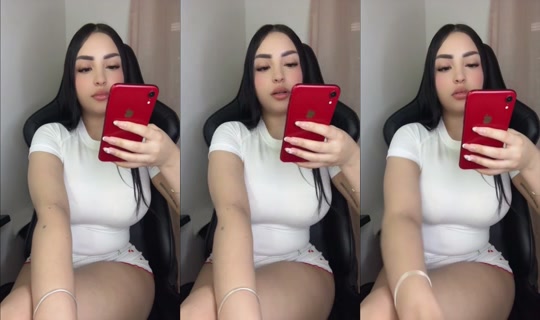 carolina.colombiana's Live Session — Aug 24, 2026, 5:21 PM
