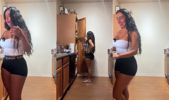 chavellasexy's Live Session — Aug 2, 2026, 12:54 AM