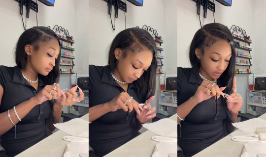 chelsnnicole's Live Session — Aug 20, 2026, 11:29 PM