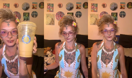 coconut.girl2026's Live Session — Jul 31, 2026, 11:11 PM