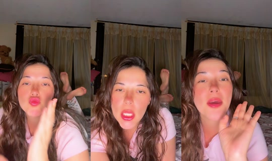 debby_play's Live Session — Oct 14, 2026, 1:31 AM