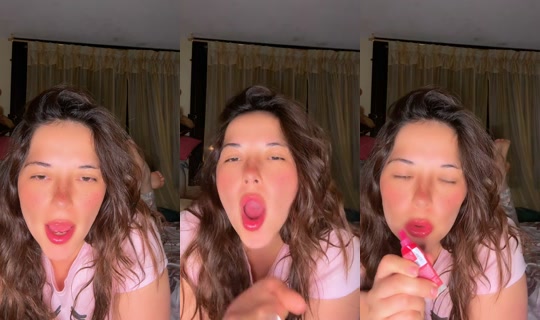 debby_play's Live Session — Oct 14, 2026, 2:22 AM