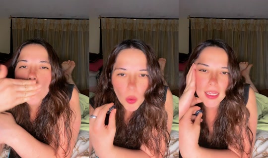 debby_play's Live Session — Oct 19, 2026, 3:13 AM