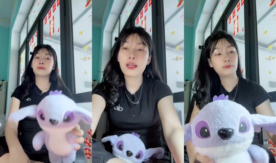 emma_899999's Live Session — Oct 27, 2026, 7:06 AM
