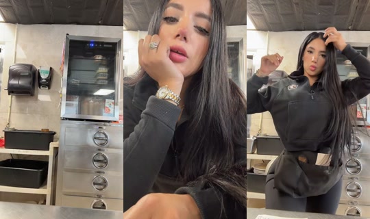 esmeraldacandela's Live Session — Oct 24, 2026, 5:19 PM