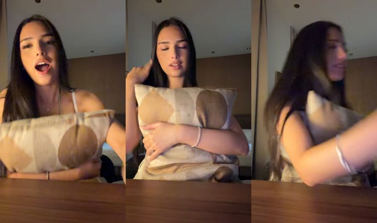 evie_taseduction's Live Session — Oct 25, 2026, 8:57 PM