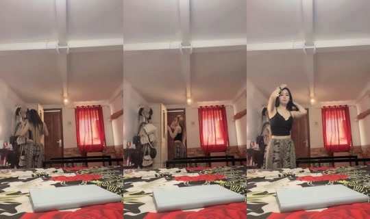 girll.mayhere's Live Session — Aug 24, 2026, 9:50 AM