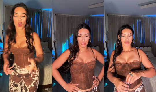 janelleesoto's Live Session — Aug 22, 2026, 12:04 AM