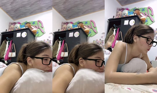 juliana_ivonne's Live Session — Oct 22, 2026, 5:59 PM