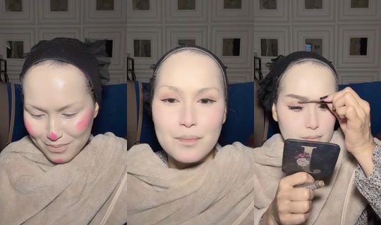 julianarazak01's Live Session — Sep 18, 2026, 10:50 PM
