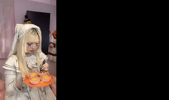 kimikite_concafe's Live Session — Oct 23, 2026, 8:24 AM