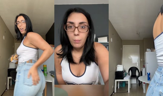 lafolleefollee05's Live Session — Aug 23, 2026, 12:17 PM