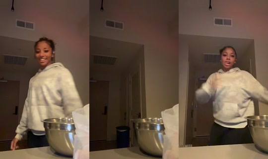 laraaaa.06's Live Session — Aug 26, 2026, 5:12 AM