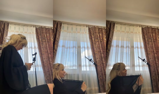 laracharmont's Live Session — Aug 9, 2026, 9:51 AM