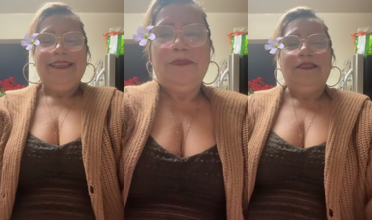 marinaromerox's Live Session — Oct 18, 2026, 11:44 PM