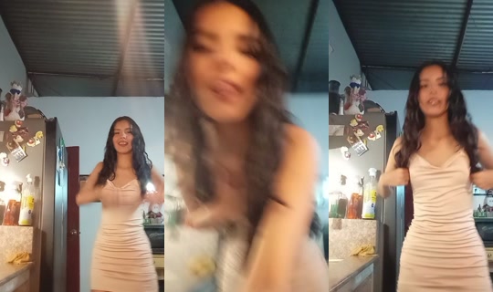 melani_kim_'s Live Session — Oct 17, 2026, 12:11 AM