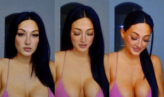 molly_munekita's Live Session — Jul 26, 2026, 10:36 PM