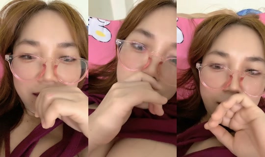 molmaicute's Live Session — Aug 4, 2026, 12:01 AM