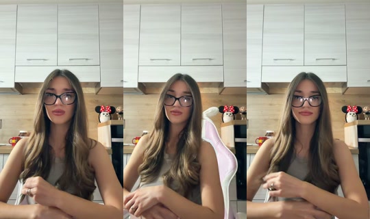 prettykirochka's Live Session — Oct 8, 2026, 10:16 AM