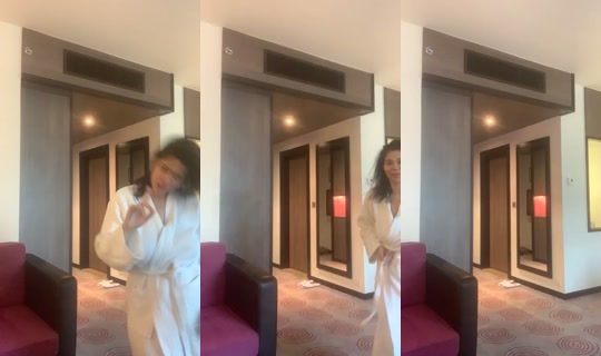 sara_benalem's Live Session — Aug 15, 2026, 1:35 PM