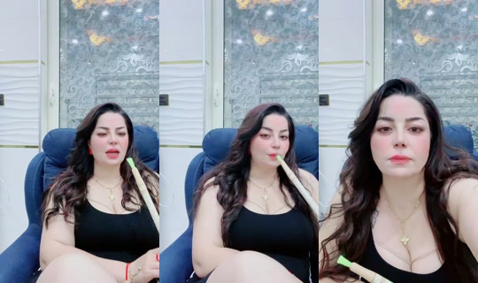 sara_queena's Live Session — Oct 3, 2026, 8:06 PM