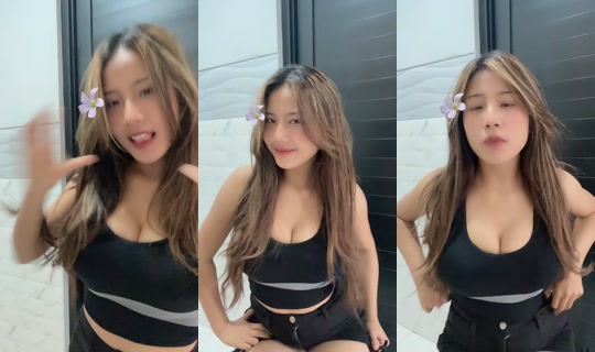 strawberrryygirl433's Live Session — Oct 24, 2026, 11:23 PM