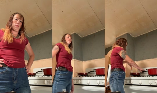 strawberryred34's Live Session — Aug 20, 2026, 9:24 PM