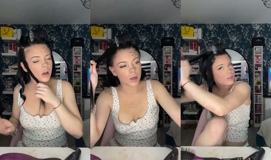 tianas.private.world's Live Session — Oct 31, 2026, 7:44 PM