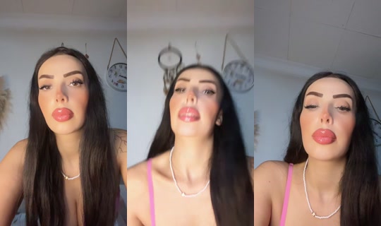 tugceemotovlog's Live Session — Jul 21, 2026, 9:56 PM